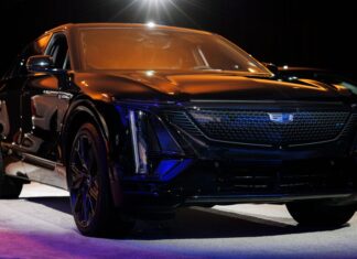 Чи зможе Cadillac продовжувати продавати електромобілі, коли Трамп скасує кліматичну політику?