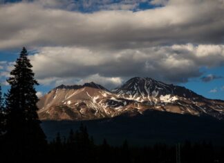 Технологічний лідер помирає після падіння в 2000 футів на горі Шаста