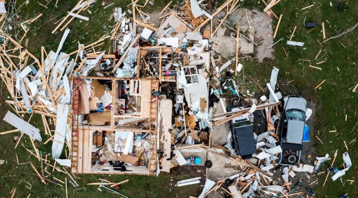 Спекулянти нерухомістю спрямовуються сюди, щоб купити постраждалі від стихійного лиха будинки