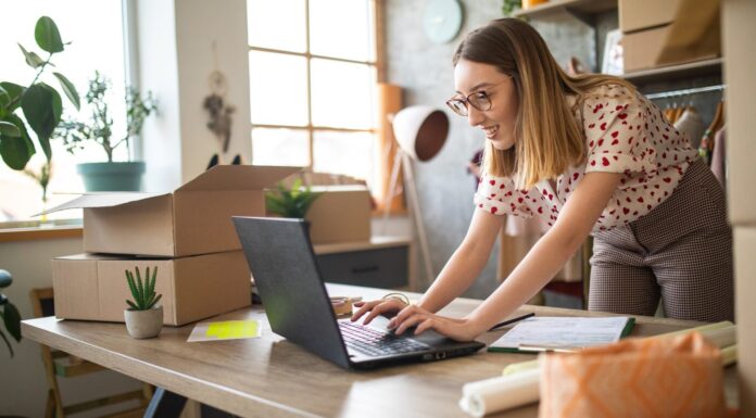 Найкраще витратити 100 доларів або менше на інструменти, які збільшать ваш додатковий дохід