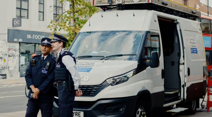 Британія зайшла занадто далеко зі своїм елементом цифрового управління?