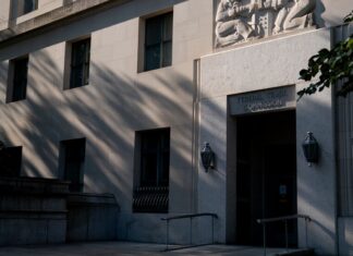 Амазонка заплатити 2,5 мільярда доларів.