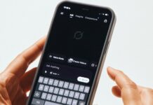 Grok AI створює відверті зображення користувачів, що викликає обурення в X