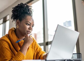 Мінімальний дохід для подання податкової декларації у 2025 році: простий посібник