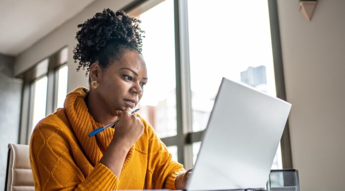 Мінімальний дохід для подання податкової декларації у 2025 році: простий посібник