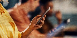 Сотні Мільйонів iPhone Схильні до Масової Вразливості