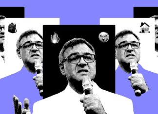 Колишній агент ЦРУ використовує вірусну славу у відчайдушній спробі отримати помилування від Трампа