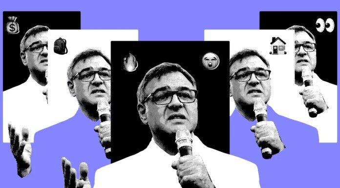 Колишній агент ЦРУ використовує вірусну славу у відчайдушній спробі отримати помилування від Трампа