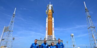 Artemis II: Повернення Людства на Місячну Орбіту